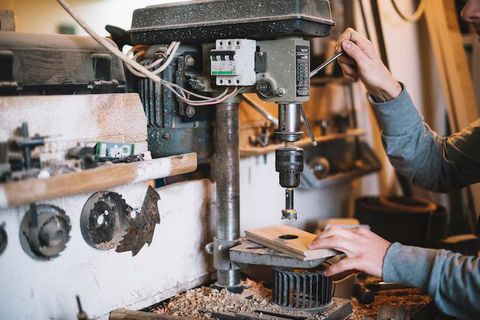 CNC Milling Machines Introduction: Facts, Resources, and Helpful Machining Information